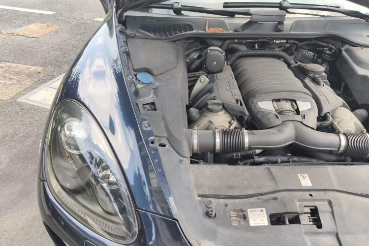 Used Porsche Cayenne 2012 Cayenne GTS 4.8L Engine Bay Right