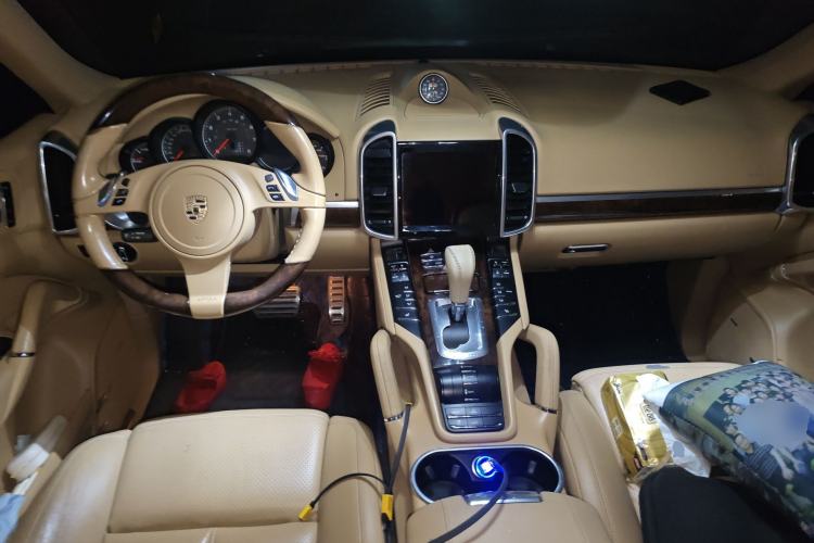 Used Porsche Cayenne 2012 3.0T parallel import Center Console