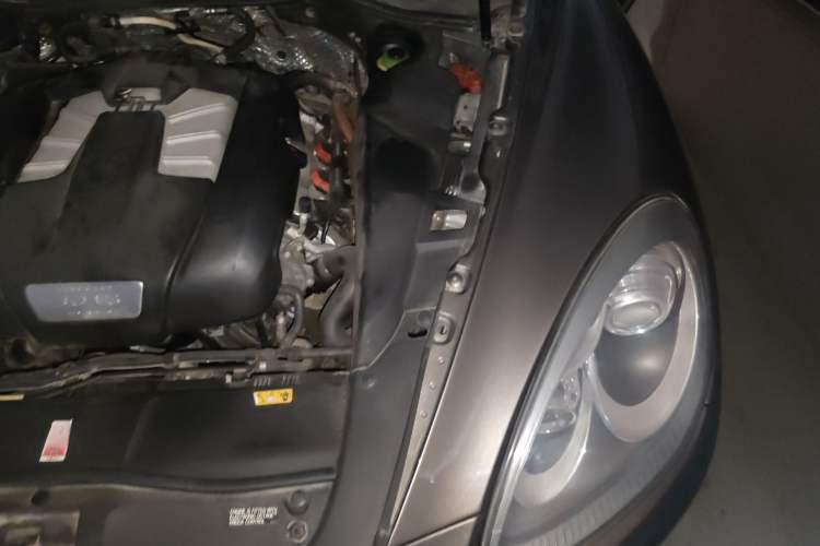 Used Porsche Cayenne 2012 3.0T parallel import Engine Bay Left