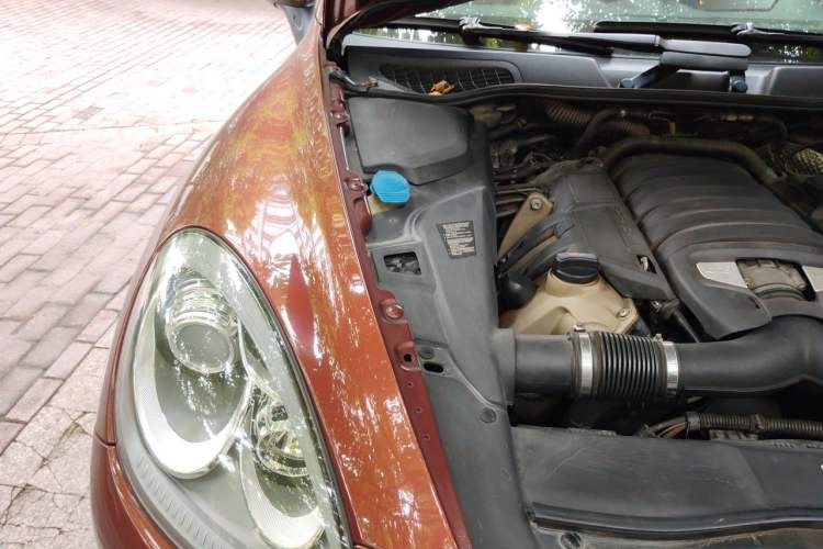 Used Porsche Cayenne 2012 Cayenne GTS 4.8L Engine Bay Right