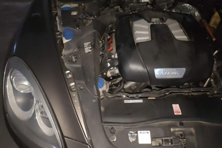 Used Porsche Cayenne 2012 3.0T parallel import Engine Bay Right