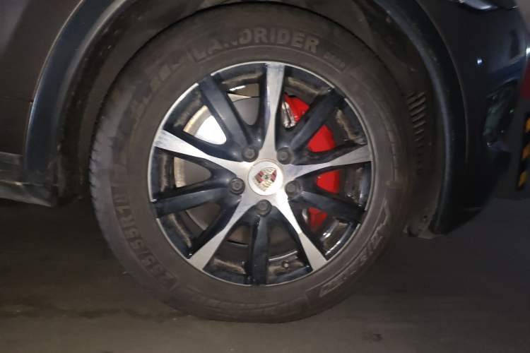 Used Porsche Cayenne 2012 3.0T parallel import Right Front Wheel Hub