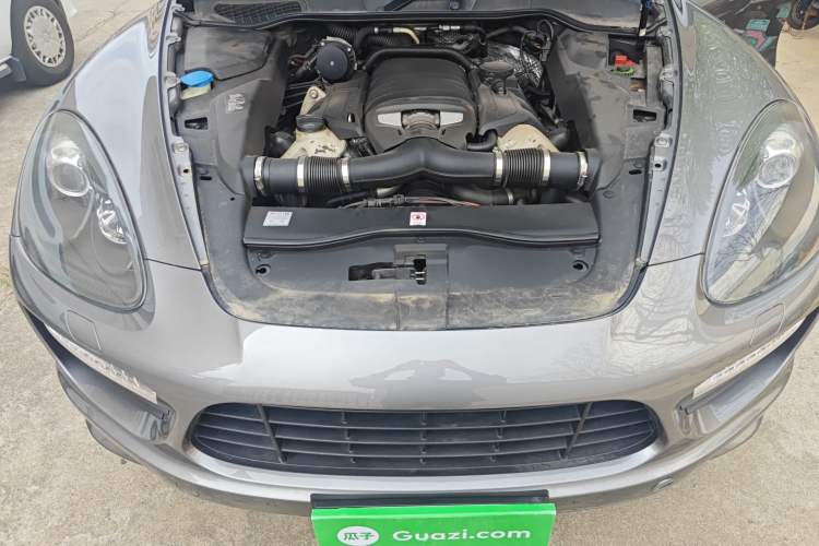 Used Porsche Cayenne 2012 Cayenne GTS 4.8L Engine Bay