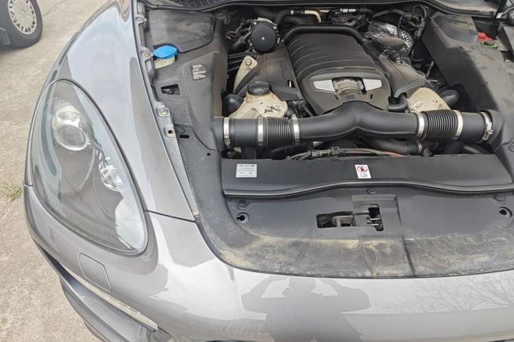 Used Porsche Cayenne 2012 Cayenne GTS 4.8L Engine Bay Right