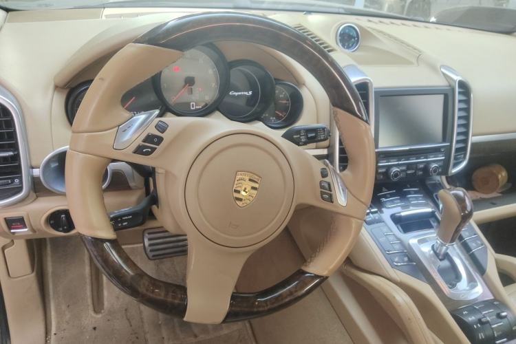 Used Porsche Cayenne 2012 Cayenne GTS 4.8L Steering Wheel