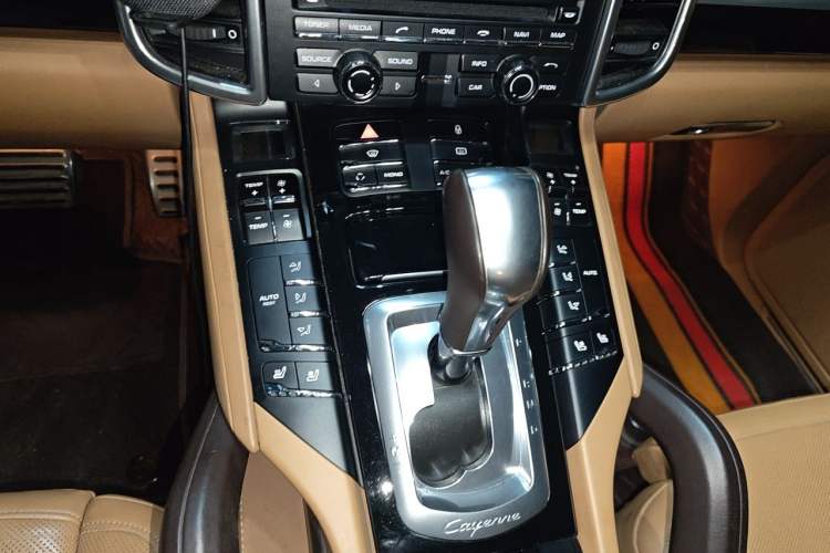 Used Porsche Cayenne 2012 3.0T parallel import Audio And AC Panel
