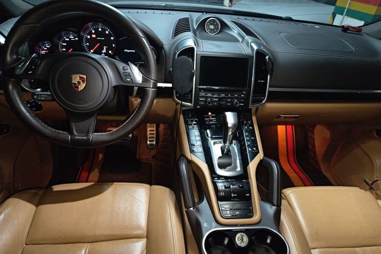 Used Porsche Cayenne 2012 3.0T parallel import Center Console