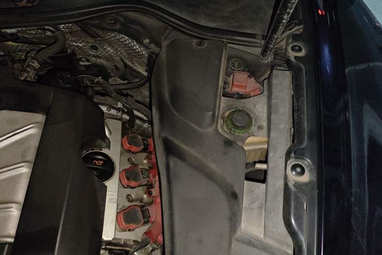 Used Porsche Cayenne 2012 3.0T parallel import Engine Bay Left