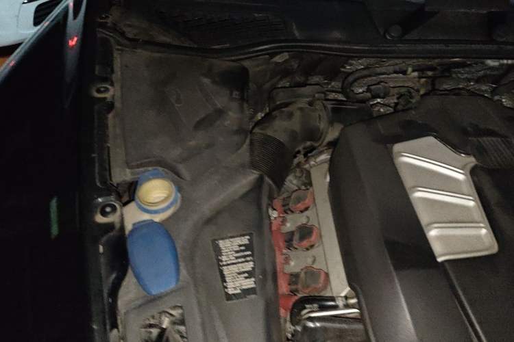 Used Porsche Cayenne 2012 3.0T parallel import Engine Bay Right