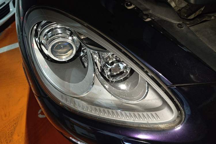 Used Porsche Cayenne 2012 3.0T parallel import Right Front Headlight