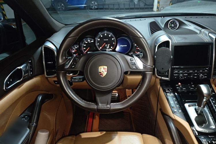 Used Porsche Cayenne 2012 3.0T parallel import Steering Wheel