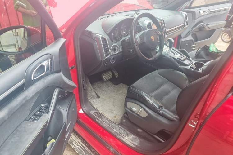Used Porsche Cayenne 2012 Cayenne GTS 4.8L Driver Seat