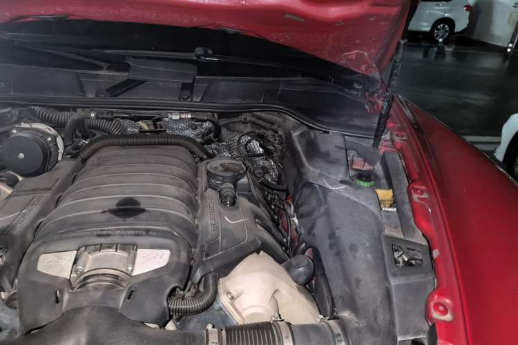 Used Porsche Cayenne 2012 Cayenne GTS 4.8L Engine Bay Left