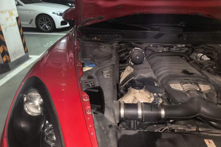 Used Porsche Cayenne 2012 Cayenne GTS 4.8L Engine Bay Right