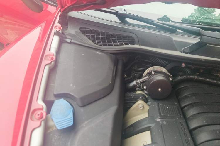 Used Porsche Cayenne 2012 Cayenne GTS 4.8L Engine Bay Right