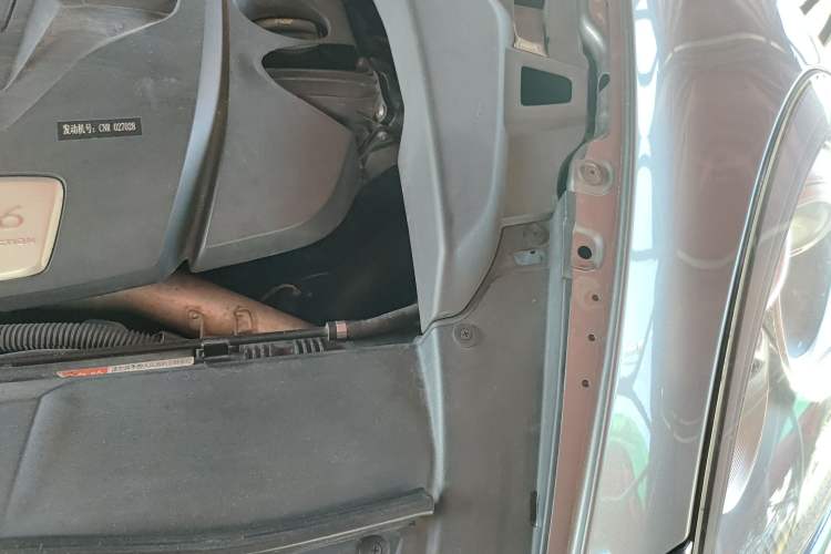 Used Porsche Cayenne  Engine Bay Left