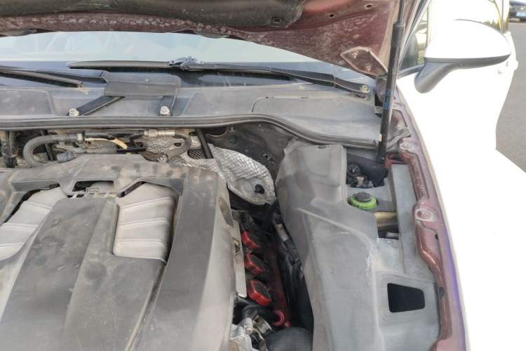 Used Porsche Cayenne  Engine Bay Left