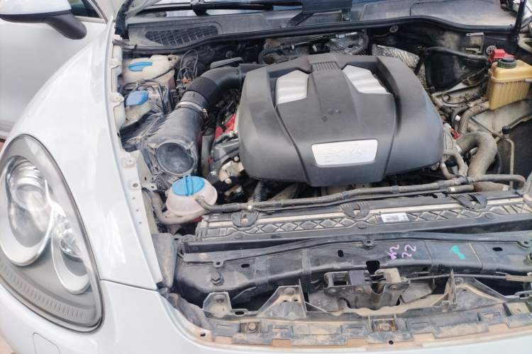 Used Porsche Cayenne 2012 3.0T parallel import Engine Bay Right