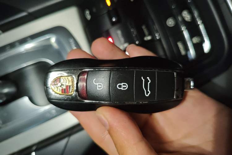 Used Porsche Cayenne 2012 Cayenne GTS 4.8L Interior 1