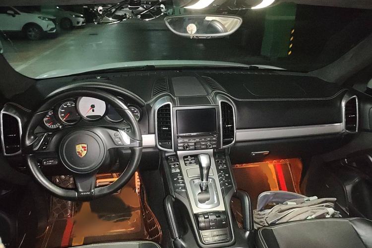 Used Porsche Cayenne 2012 Cayenne GTS 4.8L Interior 2
