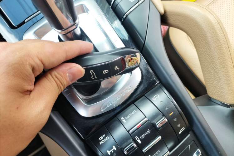 Used Porsche Cayenne 2012 3.0T parallel import Vehicle Key