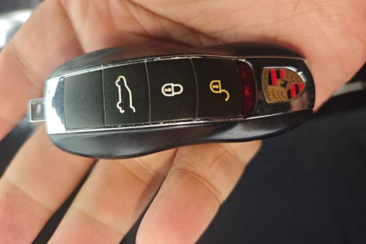 Used Porsche Cayenne  Vehicle Key