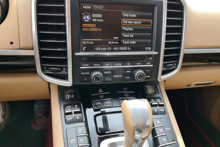 Used Porsche Cayenne 2013 3.6L automatic transmission U.S. specification Audio And AC Panel