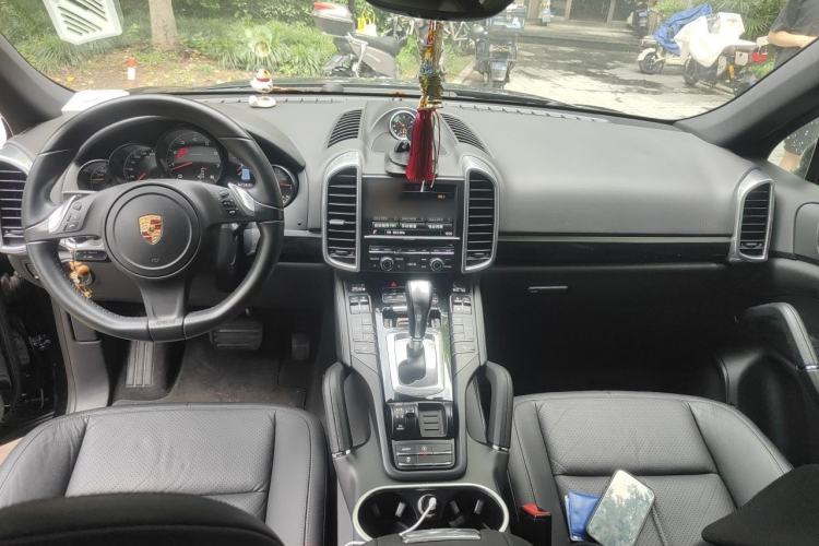 Used Porsche Cayenne  Center Console