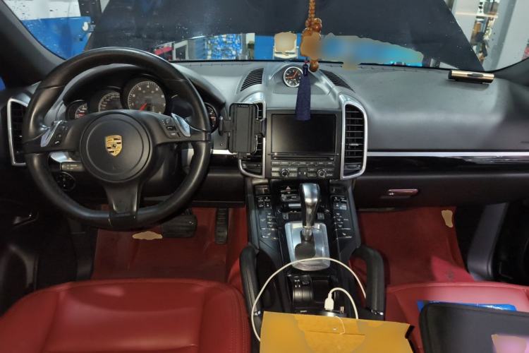 Used Porsche Cayenne 2013 3.6L automatic transmission U.S. specification Center Console