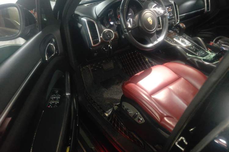 Used Porsche Cayenne  Driver Seat