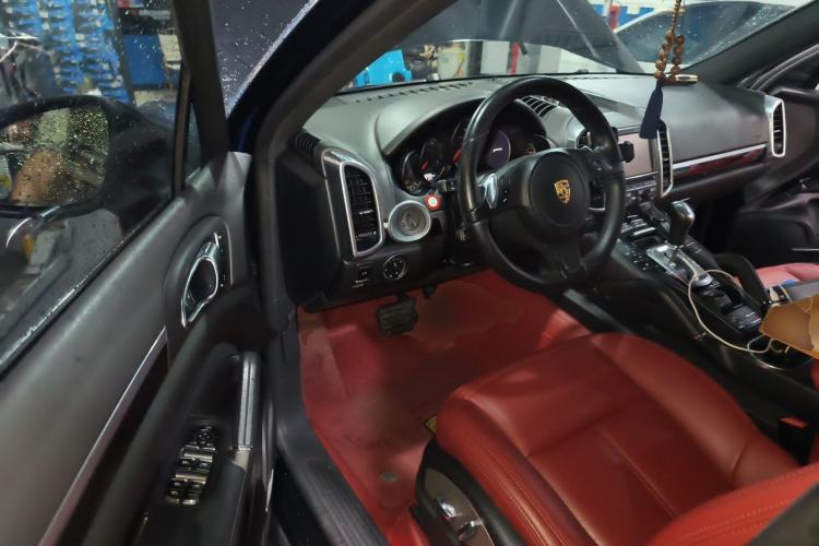 Used Porsche Cayenne 2013 3.6L automatic transmission U.S. specification Driver Seat