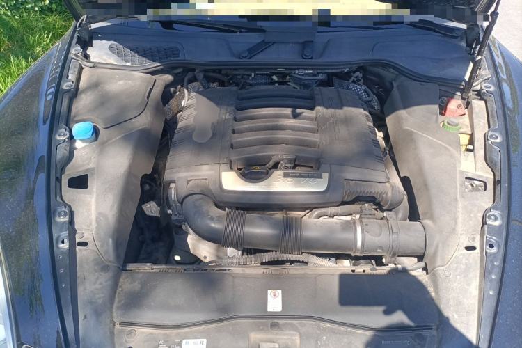 Used Porsche Cayenne  Engine Bay