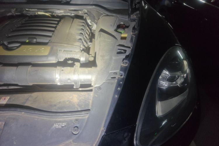 Used Porsche Cayenne  Engine Bay Left