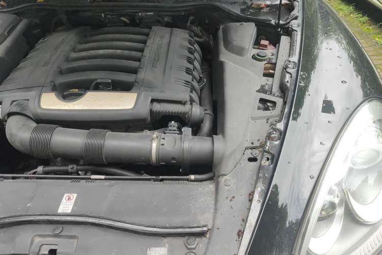 Used Porsche Cayenne  Engine Bay Left