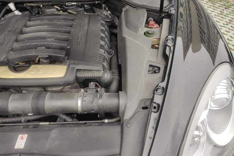 Used Porsche Cayenne  Engine Bay Left