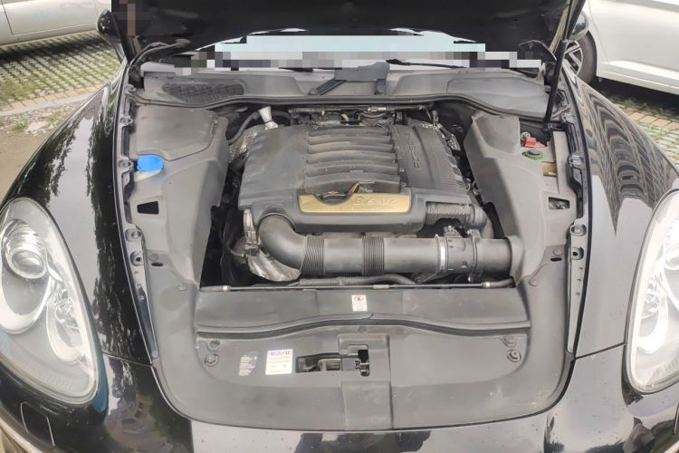 Used Porsche Cayenne  Engine Bay