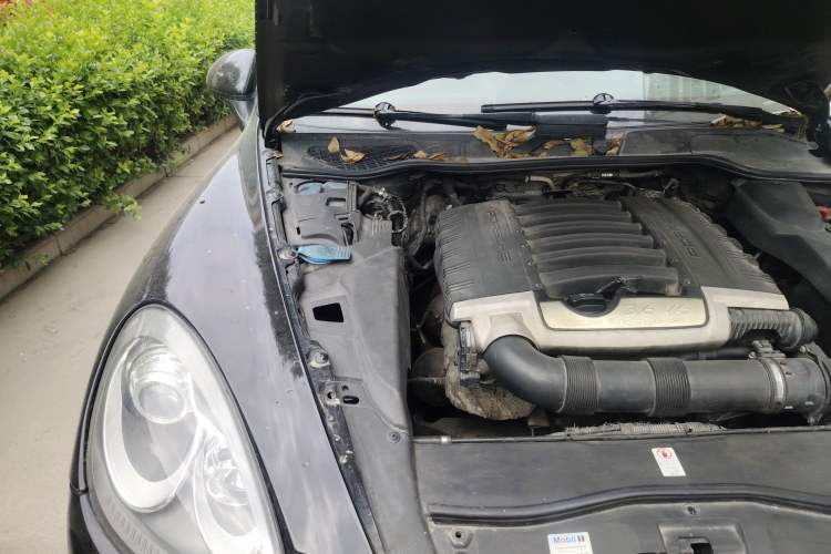Used Porsche Cayenne 2013 3.6L automatic transmission U.S. specification Engine Bay Right