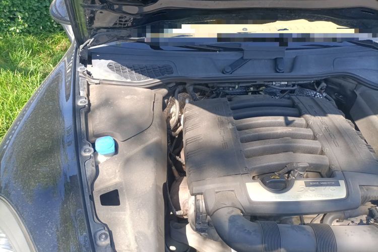 Used Porsche Cayenne  Engine Bay Right