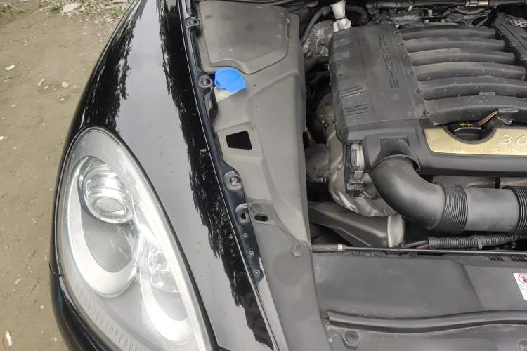 Used Porsche Cayenne  Engine Bay Right