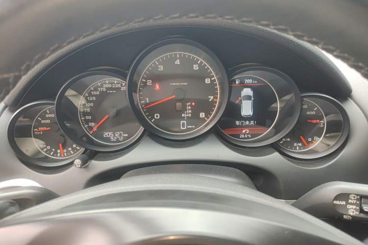 Used Porsche Cayenne  Instrument Cluster