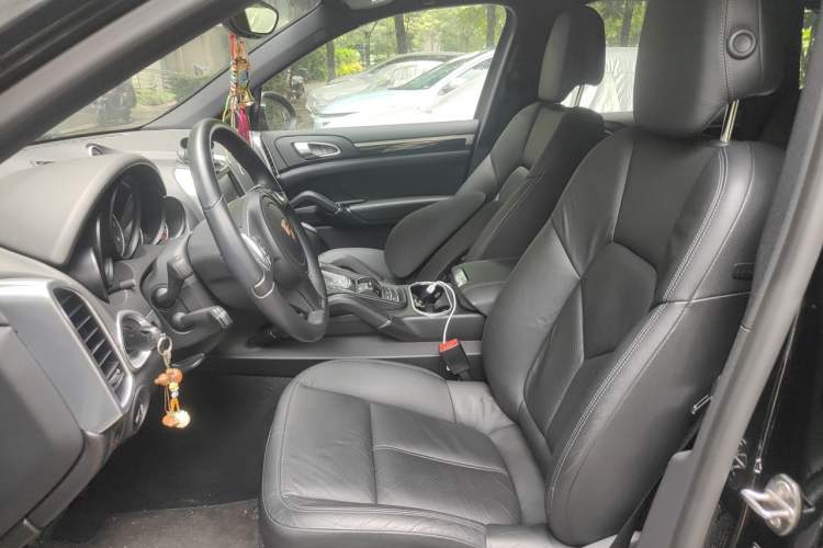 Used Porsche Cayenne  Left Front Seat