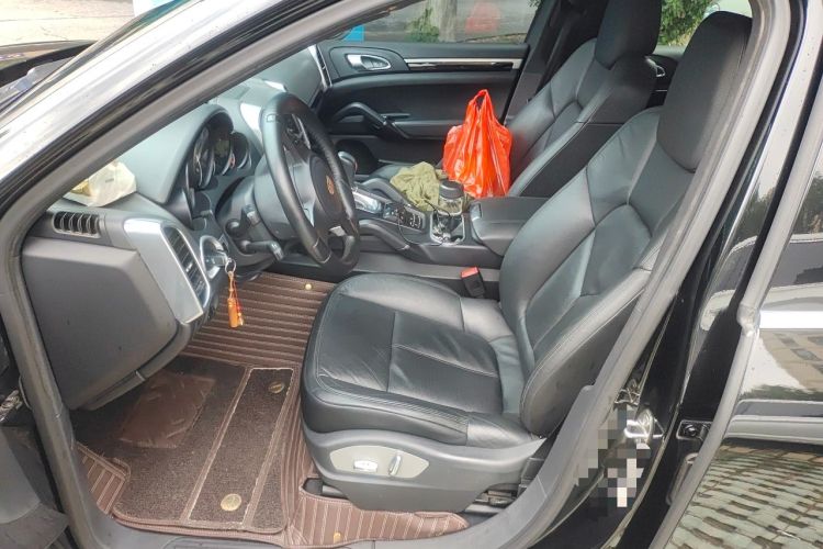 Used Porsche Cayenne  Left Front Seat