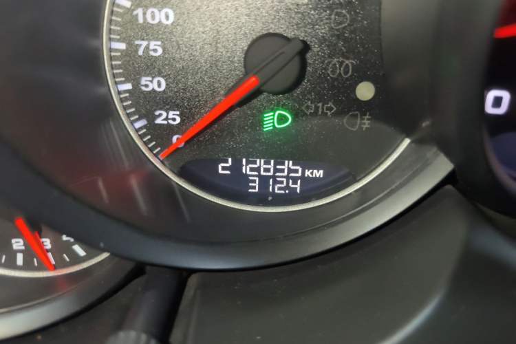 Used Porsche Cayenne 2013 3.6L automatic transmission U.S. specification Odometer Close Up