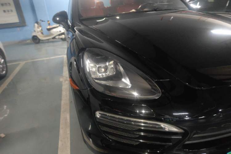 Used Porsche Cayenne  Right Front Headlight