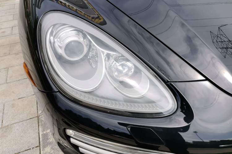 Used Porsche Cayenne 2013 3.6L automatic transmission U.S. specification Right Front Headlight