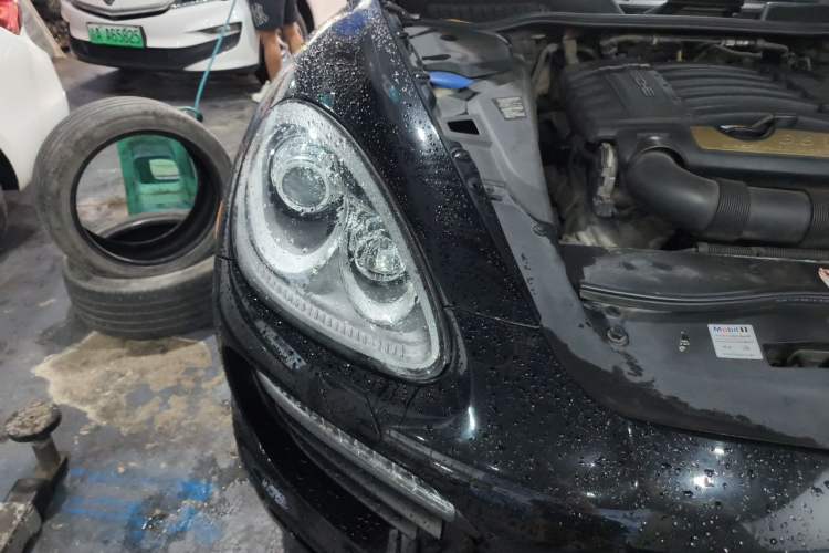Used Porsche Cayenne 2013 3.6L automatic transmission U.S. specification Right Front Headlight