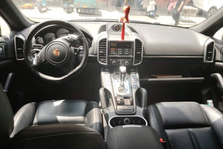Used Porsche Cayenne  Center Console