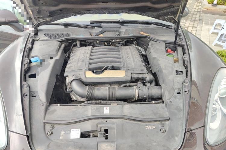 Used Porsche Cayenne  Engine Bay