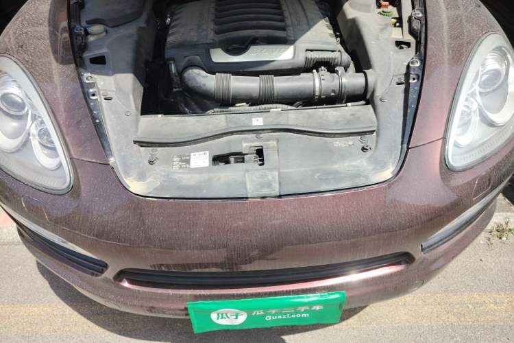 Used Porsche Cayenne  Engine Bay