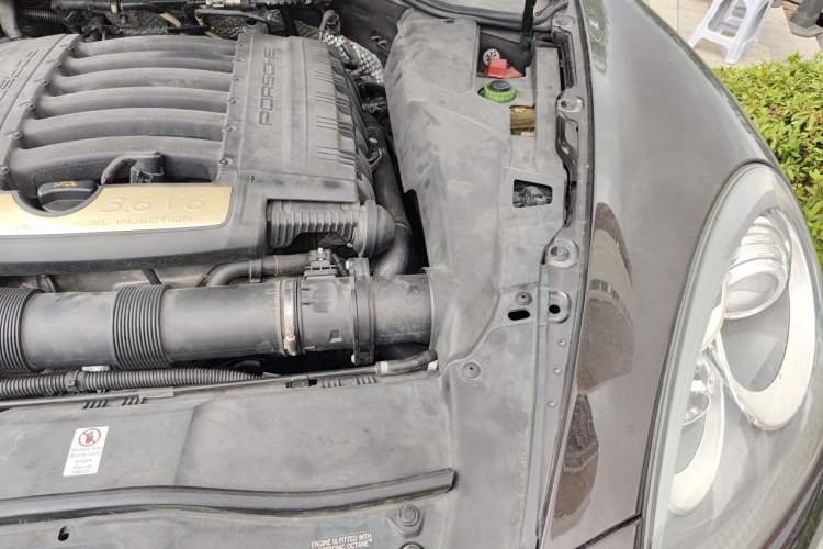 Used Porsche Cayenne  Engine Bay Left